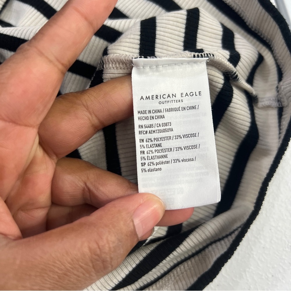 American Eagle Ribbed Black & White Striped Off-Shoulder Long Sleeve Crop Top L - Picture 10 of 12